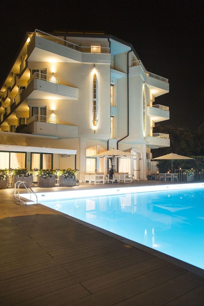 Grand Hotel Forte dei Marmi Ngoại thất bức ảnh